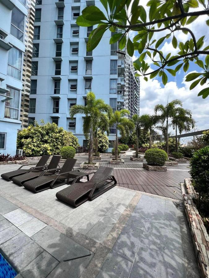الشقق الفندقية مانيلافي  Manhattan Heights Towerb In Araneta Cubao 5Mins Walk To Smart Araneta المظهر الخارجي الصورة